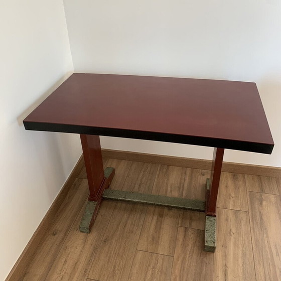 Image 1 of Alter roter holzcouchtisch von Fischel