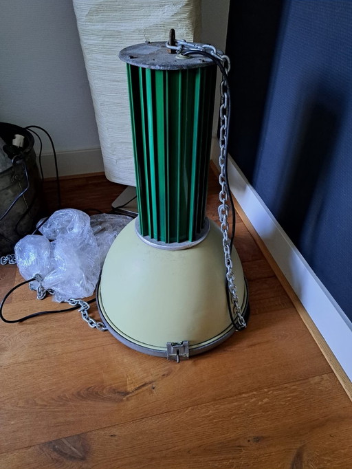 Industrielle Pendelleuchten Aeg