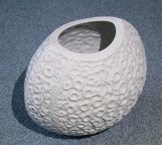 Image 1 of Heinrich Porzellan Biskuit Blumenvase „Korallen Ornamente“ 2091