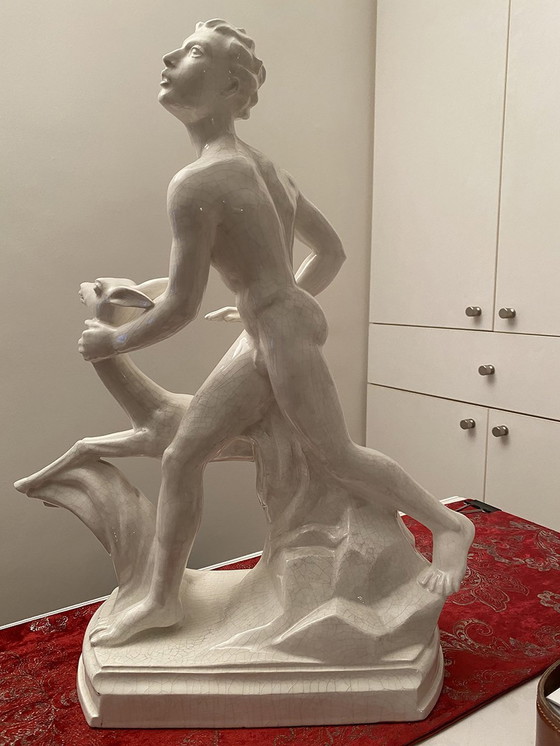 Image 1 of Nackter Jugendlicher mit Hirschen