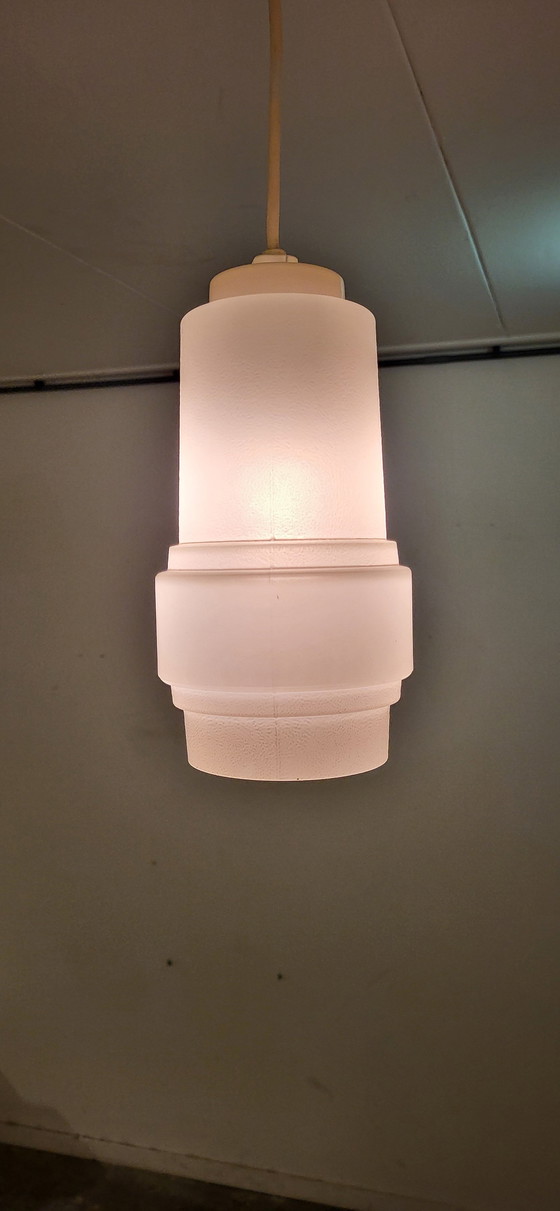 Image 1 of Art Deco Milchglas Pendelleuchte