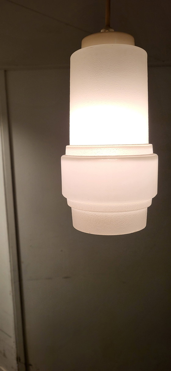 Image 1 of Art Deco Milchglas Pendelleuchte