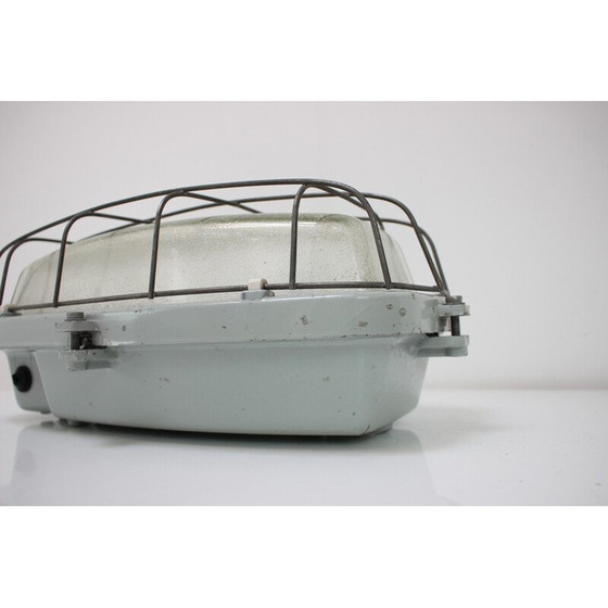 Image 1 of Vintage Industrie-Deckenleuchte Typ 511 32 01 aus Metall und Glas, Tschechoslowakei 1990