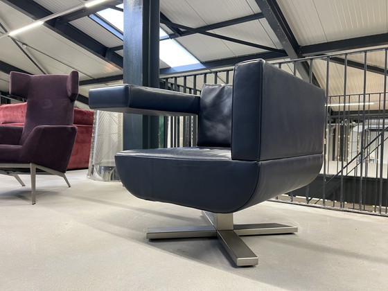 Image 1 of Jori Chillap Drehsessel aus blauem Leder