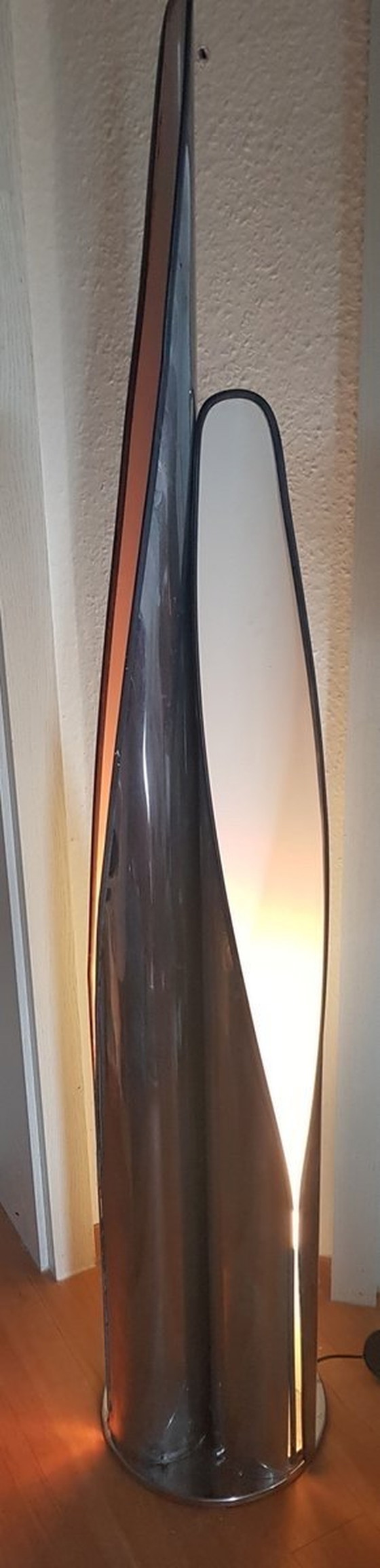 Image 1 of Skulpturale italienische Stehlampe aus Metall mit 3 Leuchtsäulen