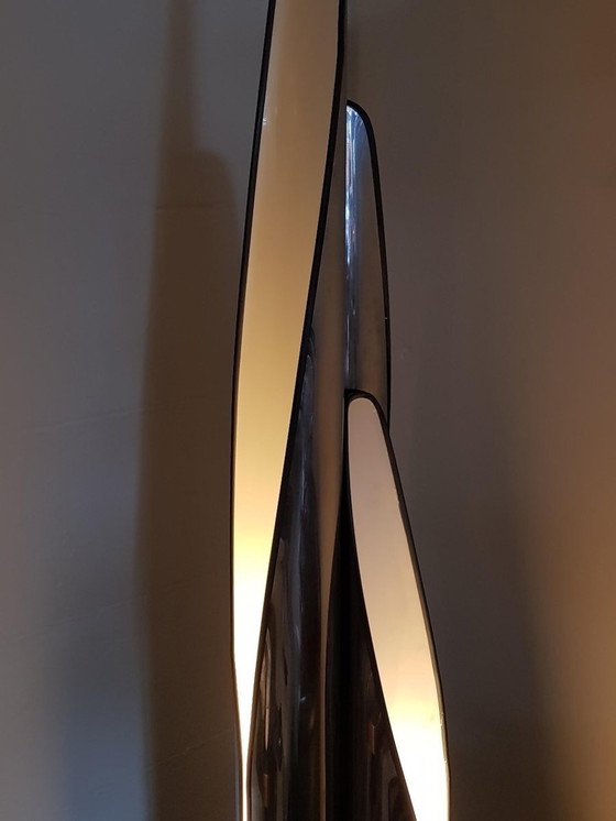 Image 1 of Skulpturale italienische Stehlampe aus Metall mit 3 Leuchtsäulen