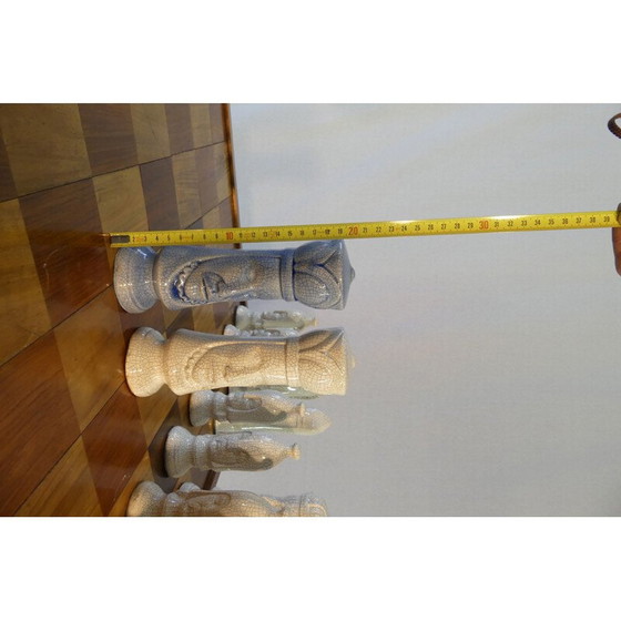 Image 1 of Schachspiel auf einem Tisch mit rissiger Keramikeinlage, 1940