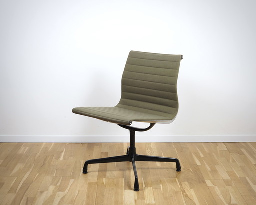 Vitra Alu Chair EA 105