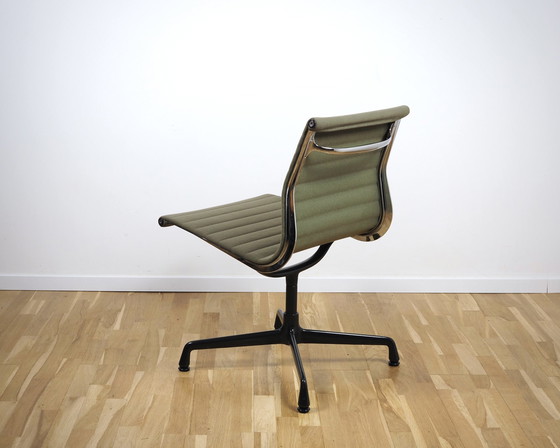 Image 1 of Vitra Alu Chair EA 105