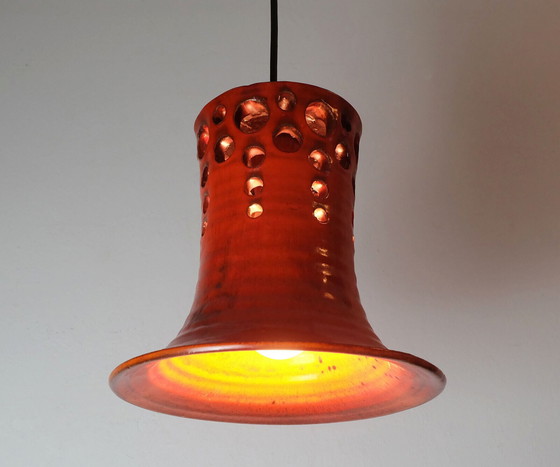 Image 1 of Mitte des Jahrhunderts PENDANT LIGHT mit orangefarbenem Keramikschirm 1970er