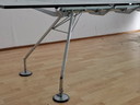 Norman Foster großer Tisch
