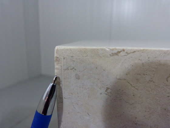 Image 1 of 2x italienische Travertin-Sockel