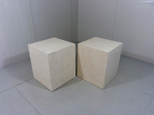 2x italienische Travertin-Sockel