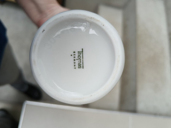 Image 1 of Zwei weiße Porzellanvasen Thomas Blütenfest Of Surf