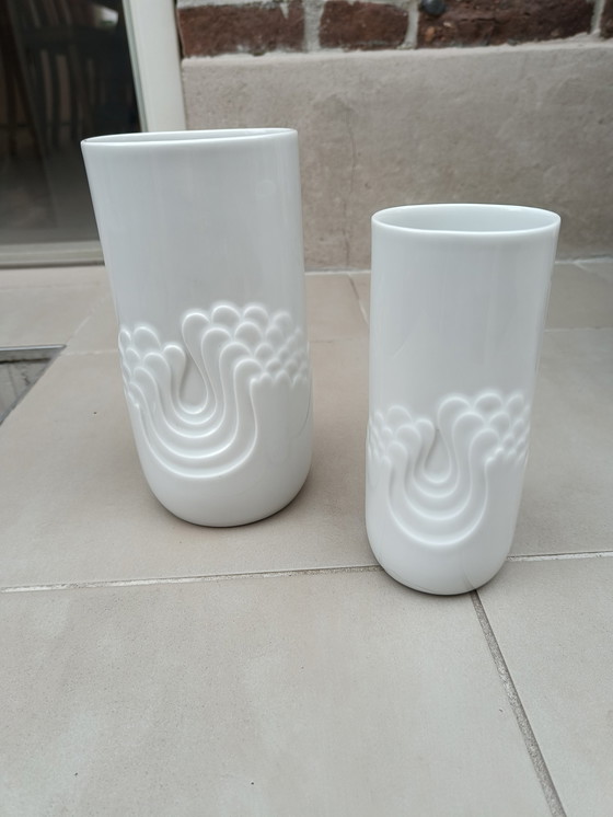 Image 1 of Zwei weiße Porzellanvasen Thomas Blütenfest Of Surf