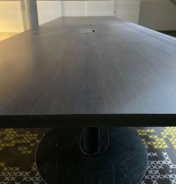 Image 1 of Großer Design-Konferenztisch