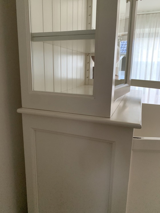 Image 1 of Rustikaler weißer Schrank Buffet Cupboard