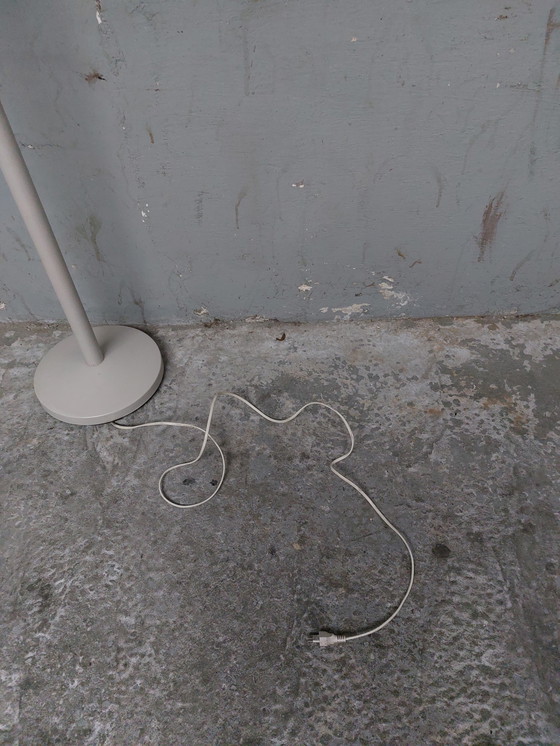 Image 1 of 80 hellgraue Stehleuchte