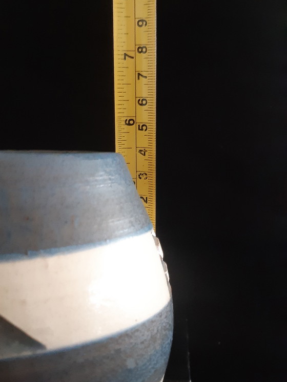 Image 1 of Handgedrehte, signierte und datierte (1960) Sgraffito-Vase von Frans Tuinsta.