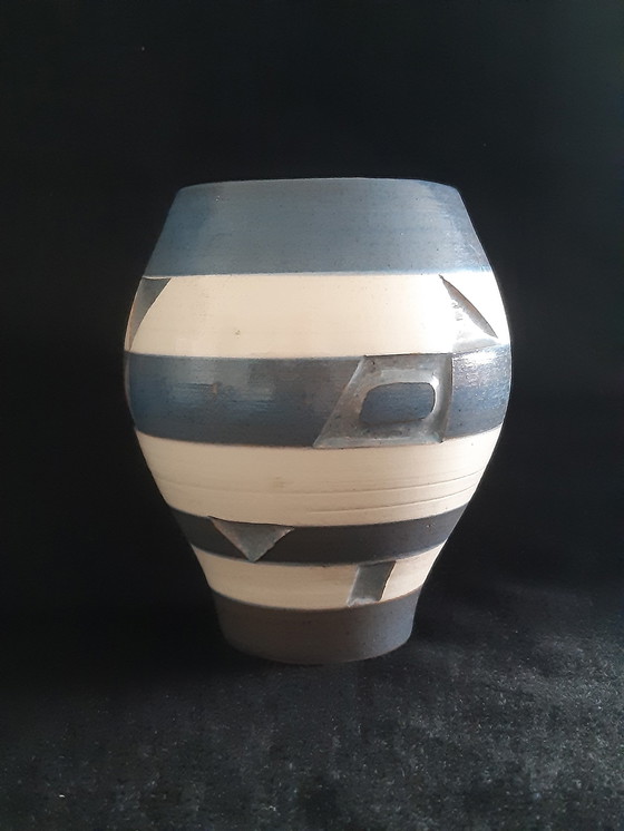 Image 1 of Handgedrehte, signierte und datierte (1960) Sgraffito-Vase von Frans Tuinsta.
