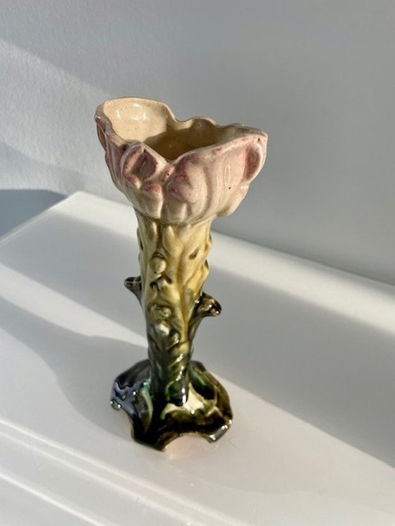 Image 1 of Bunte figurative Blumenstielvase - Jugendstil Majolika