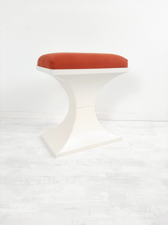 Image 1 of Space Age Hocker