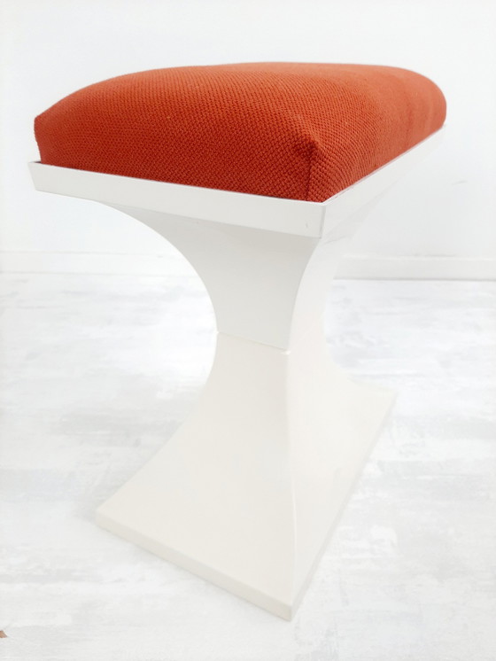 Image 1 of Space Age Hocker