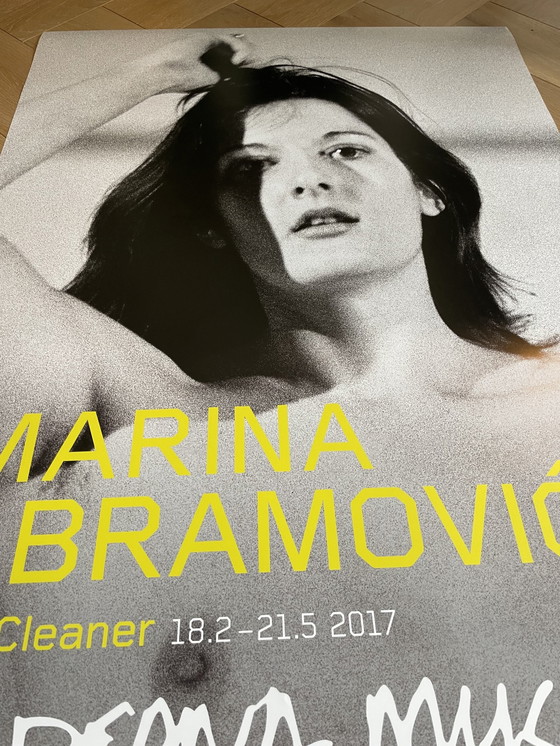 Image 1 of Marina Abramovic, Kunst muss schön sein, 1975, Copyright Marina Abramoviċ