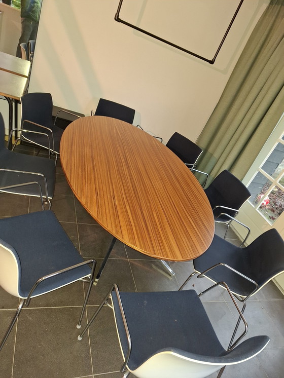 Image 1 of Knoll Großer ovaler Tisch (Vintage)