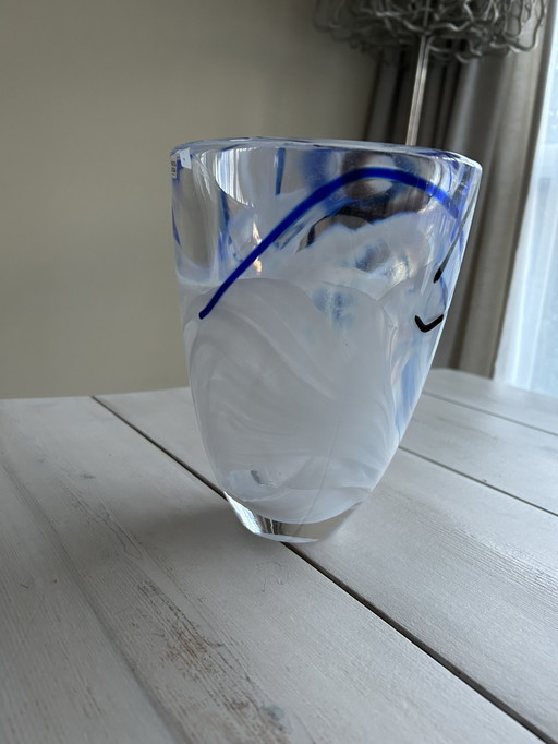 Kosta Boda Vase aus der Serie Contrast