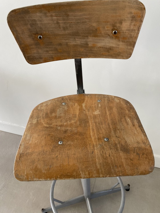 Image 1 of Holztisch mit Schreibtischstuhl