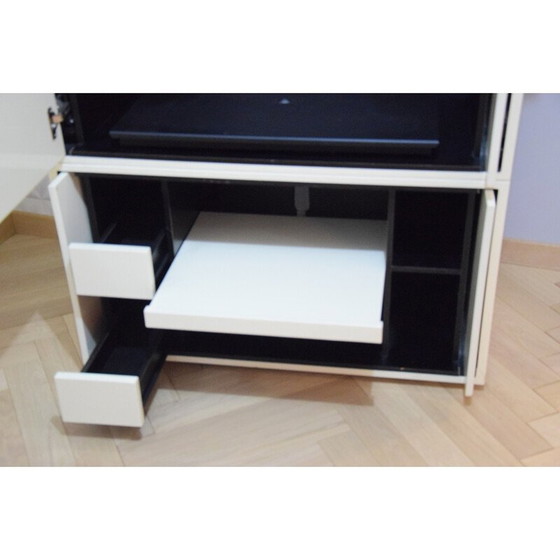 Image 1 of Weißer Vintage-Schrank