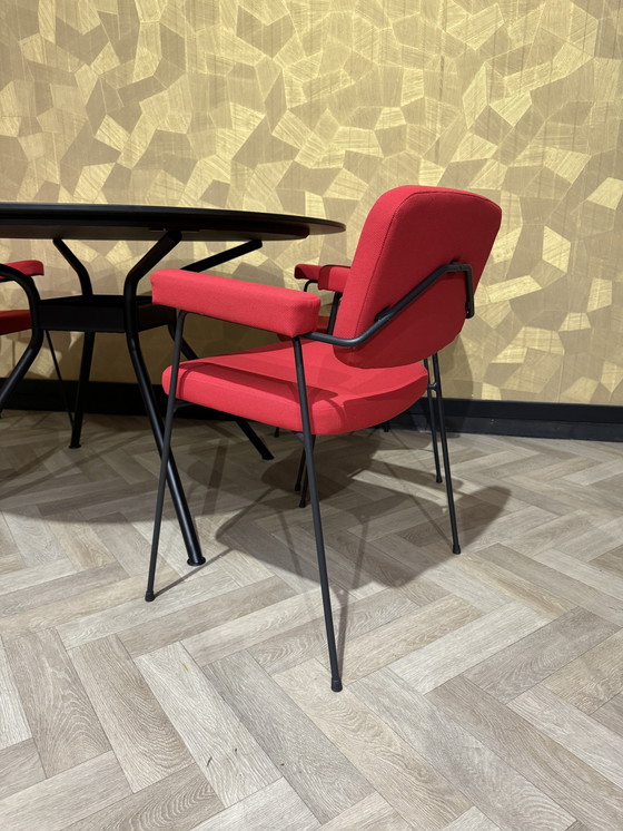 Image 1 of Artifort Set (4X Artifort Moulin und ein Artifort Beso Tisch)