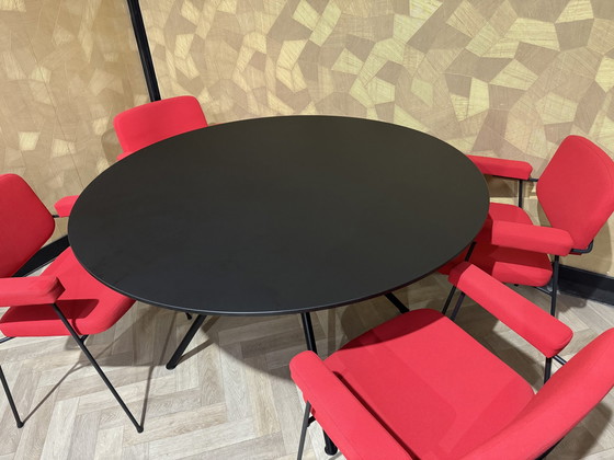 Image 1 of Artifort Set (4X Artifort Moulin und ein Artifort Beso Tisch)