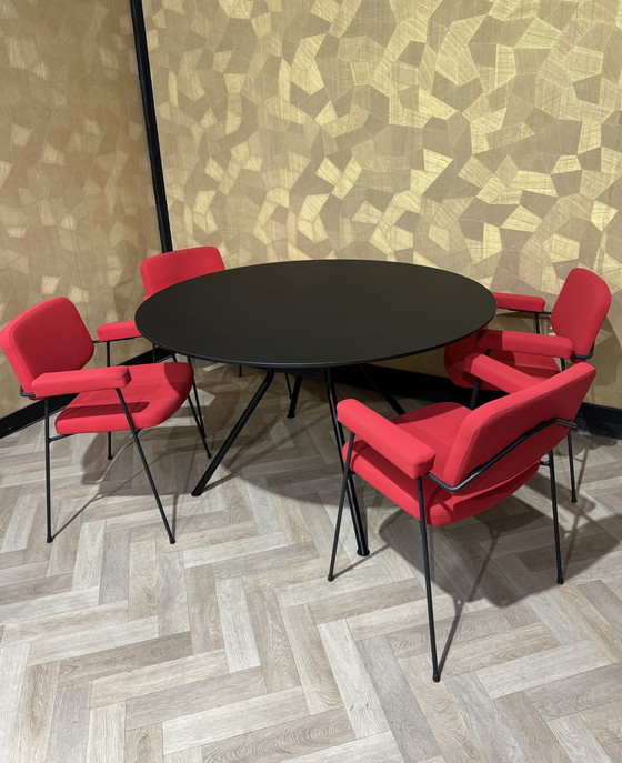 Image 1 of Artifort Set (4X Artifort Moulin und ein Artifort Beso Tisch)