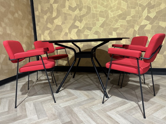 Image 1 of Artifort Set (4X Artifort Moulin und ein Artifort Beso Tisch)