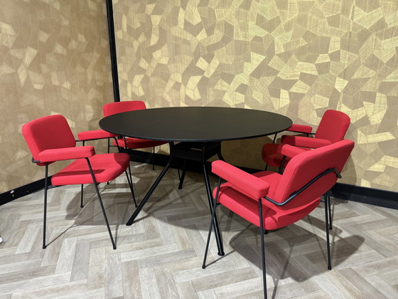 Image 1 of Artifort Set (4X Artifort Moulin und ein Artifort Beso Tisch)