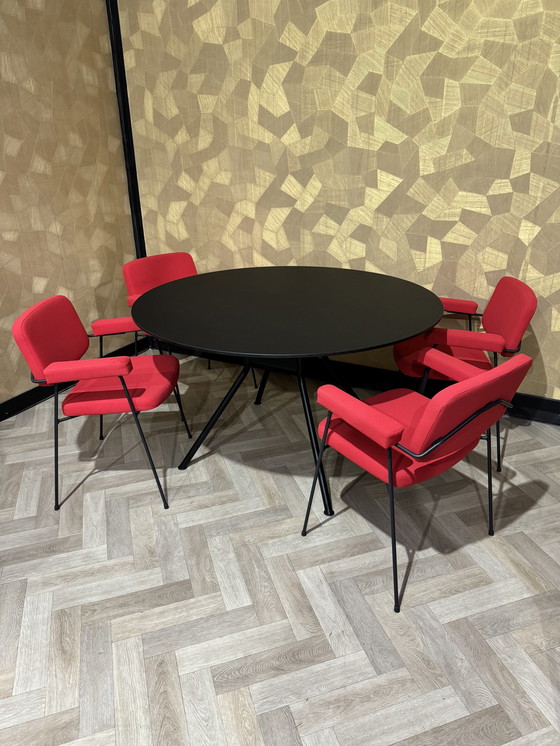 Image 1 of Artifort Set (4X Artifort Moulin und ein Artifort Beso Tisch)