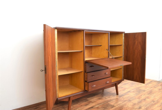 Image 1 of Mid Century Dänisches Teakholz-Highboard, 1960er Jahre.