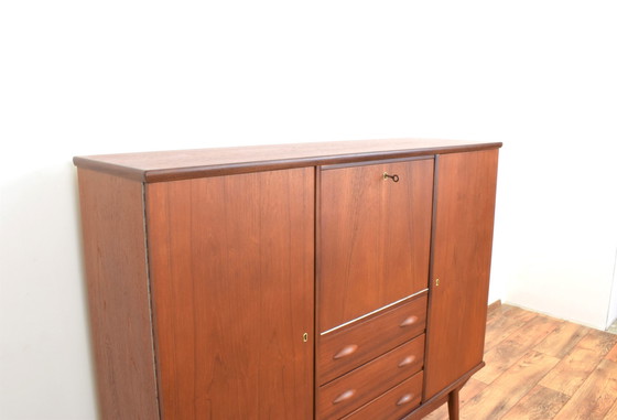 Image 1 of Mid Century Dänisches Teakholz-Highboard, 1960er Jahre.