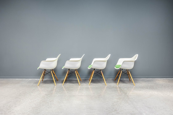 Image 1 of Eames DAW-Stühle