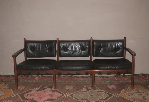 Cadett 3-Sitzer Sofa in Teak und Leder mit Lederriemen von Eric Merthen, 1960S