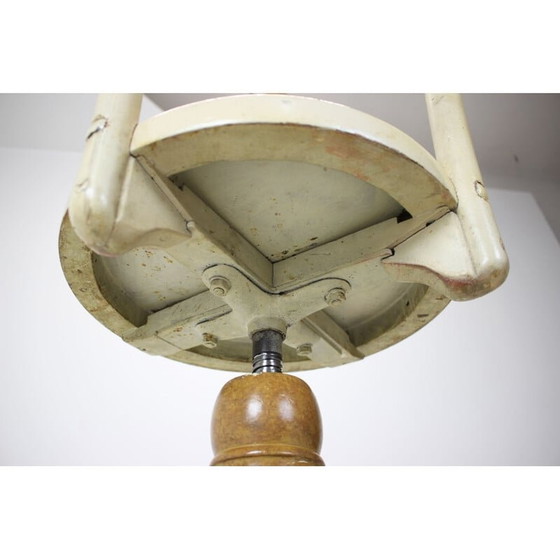 Image 1 of Hölzerner höhenverstellbarer Sessel, Tschechoslowakei 1920er Jahre