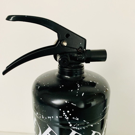 Image 1 of Zizaart Feuerlöscher Dior