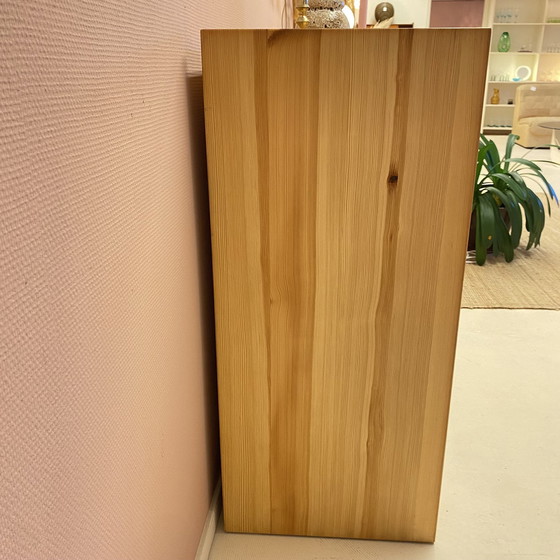 Image 1 of Schwedisches Design - Kiefernholz-Schrank