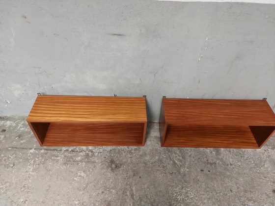 Image 1 of 2x Hängeschränke aus der Mid-century