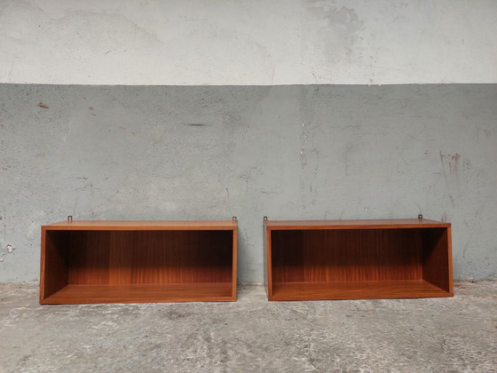 Image 1 of 2x Hängeschränke aus der Mid-century