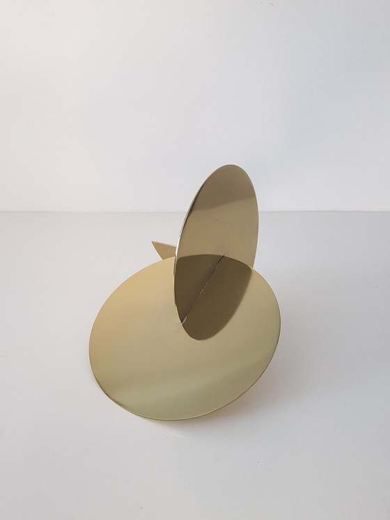 Image 1 of Architektonische Skulptur aus goldfarbenem Metall