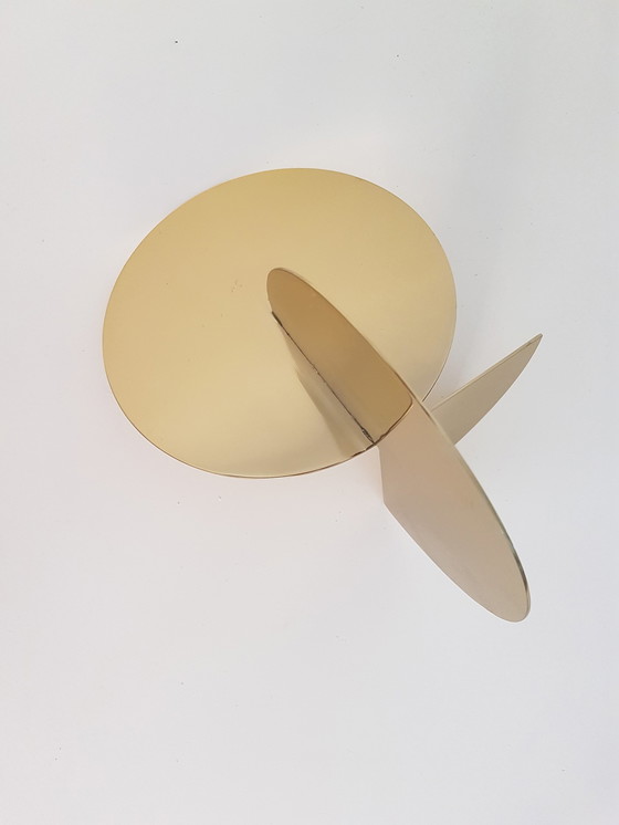 Image 1 of Architektonische Skulptur aus goldfarbenem Metall