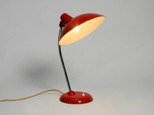 Original Classic Red Kaiser Idell Metall Tischlampe Modell 6786 aus den 1960er Jahren